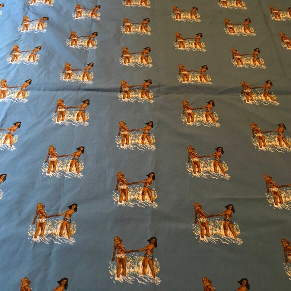 Vintage Pin Up Girls 60s Style Beach Print Fabric Women In Bikini Models - Picture 4 of 5